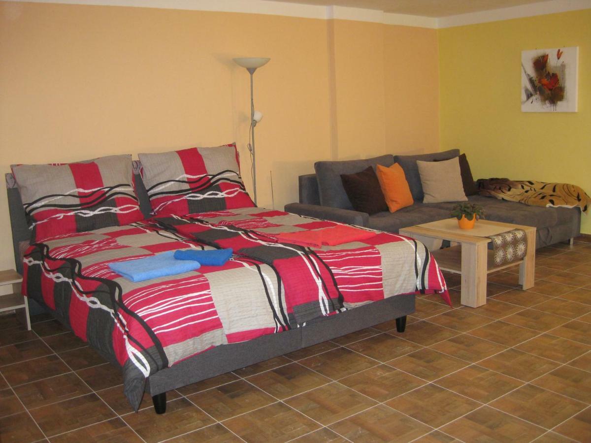Apartmany Vcelka Hranice u Novych Hradu Екстер'єр фото